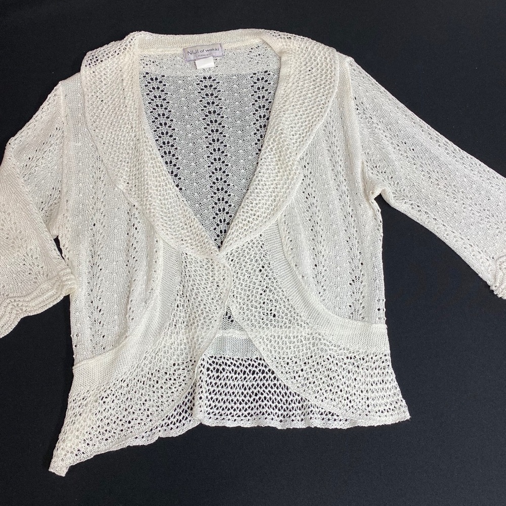 Niji of Waikiki crochet top